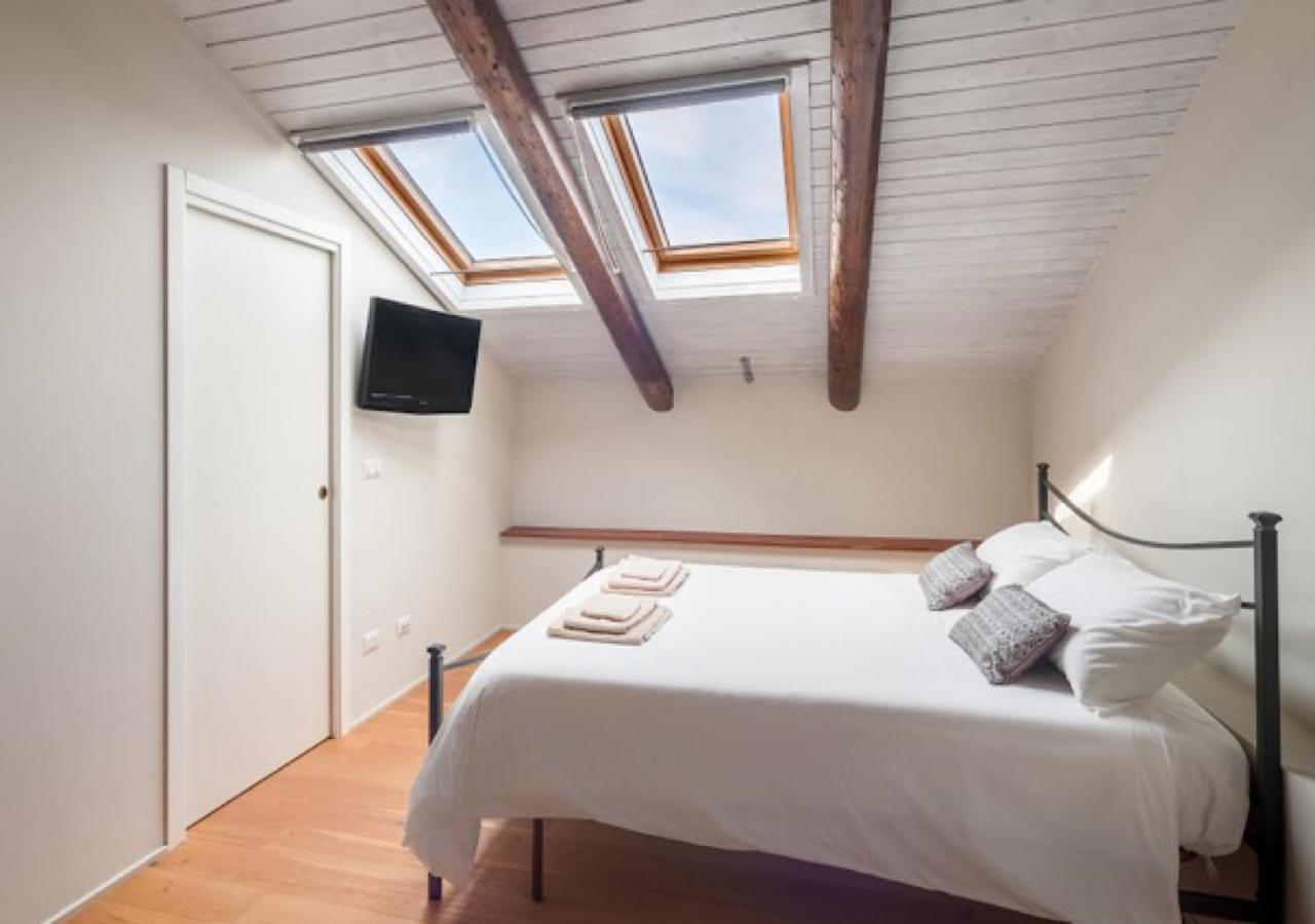 Charming Loft Golf Club Barolo Apartment Novello Luaran gambar