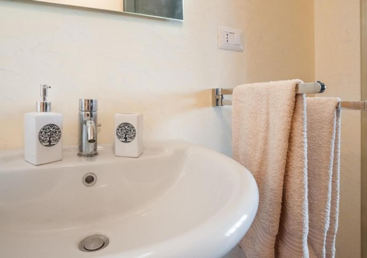 Charming Loft Golf Club Barolo Apartment Novello Luaran gambar