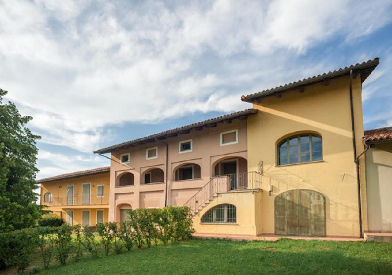 Charming Loft Golf Club Barolo Apartment Novello Luaran gambar